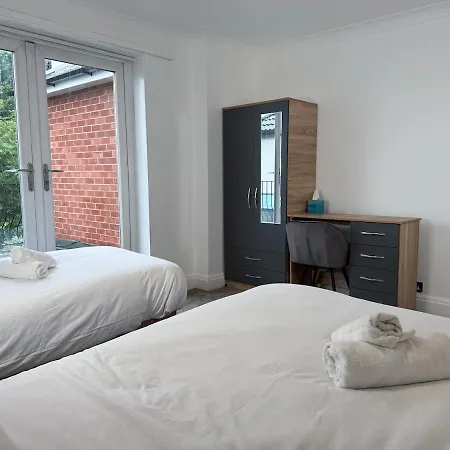 Сasa de vacaciones A Stylish & Cosy Home From Home!