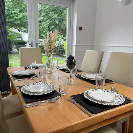 A Stylish & Cosy Home From Home! * Middlesbrough